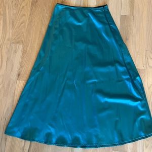 New without tags satin/silk skirt
